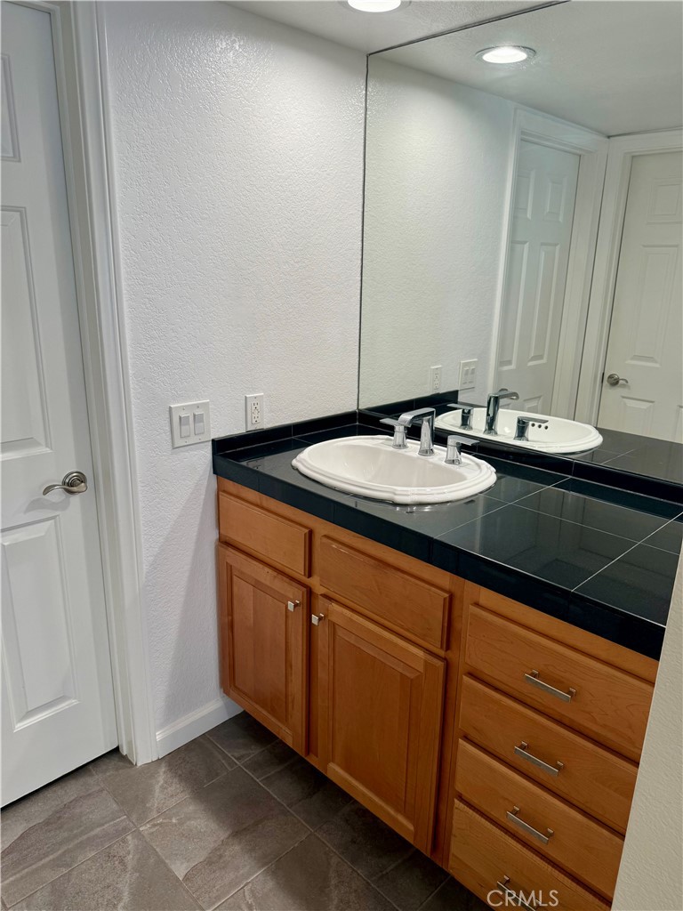 Oak Park (867) - Residential Lease