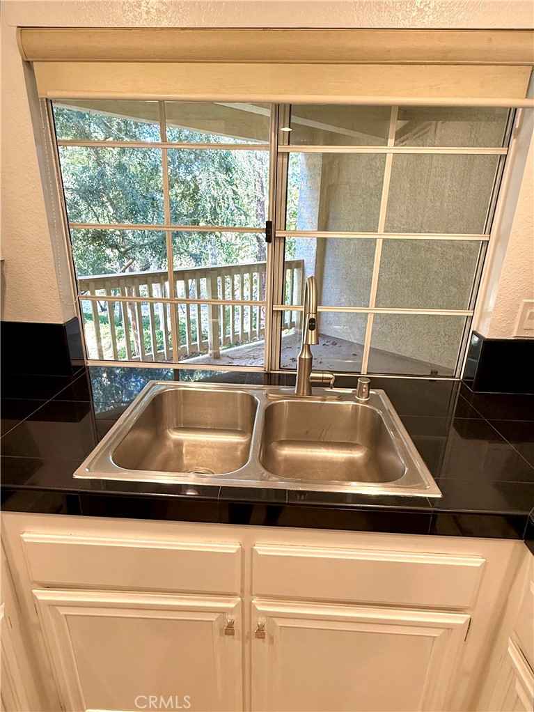 Oak Park (867) - Residential Lease