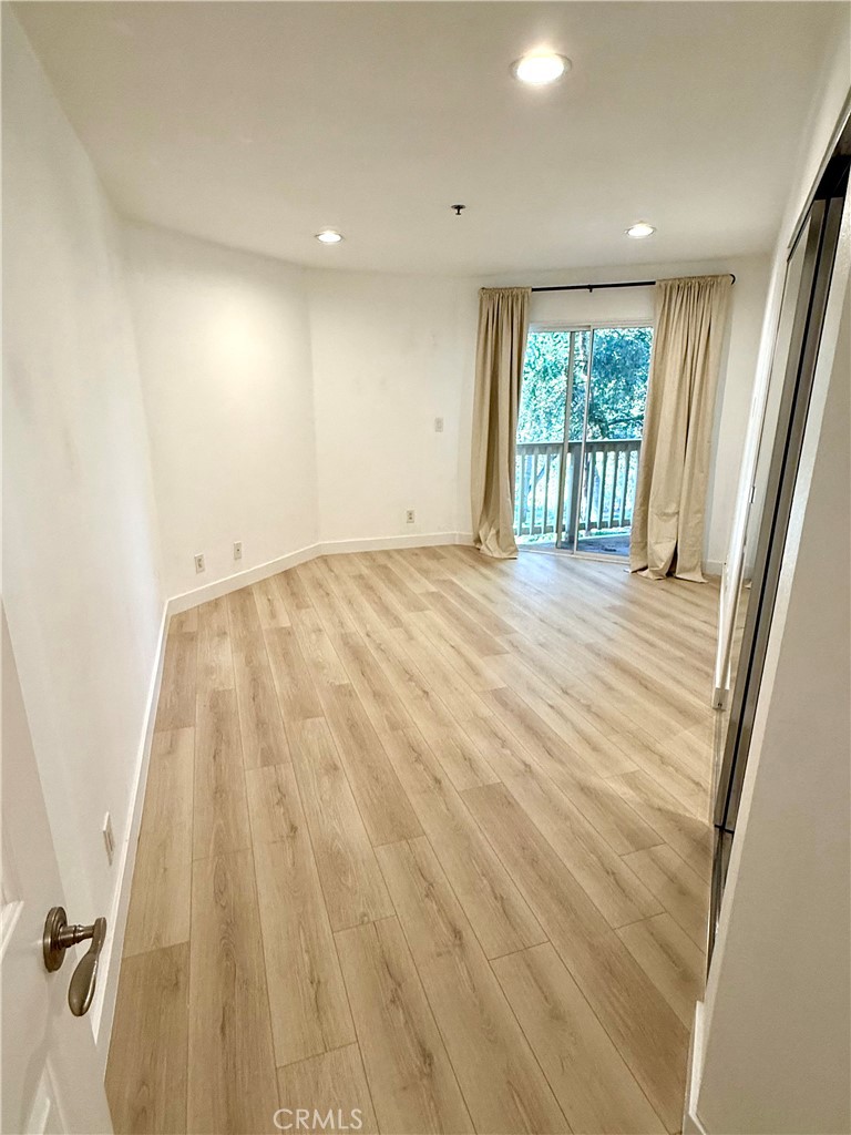 Oak Park (867) - Residential Lease