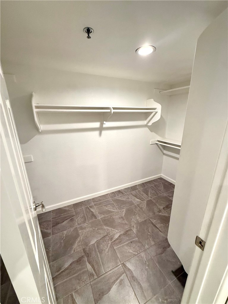 Oak Park (867) - Residential Lease