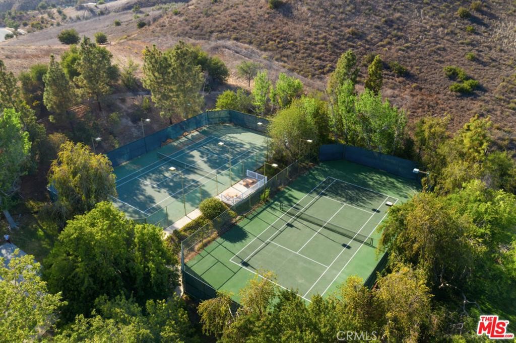 Oak Park (867) - Residential Lease
