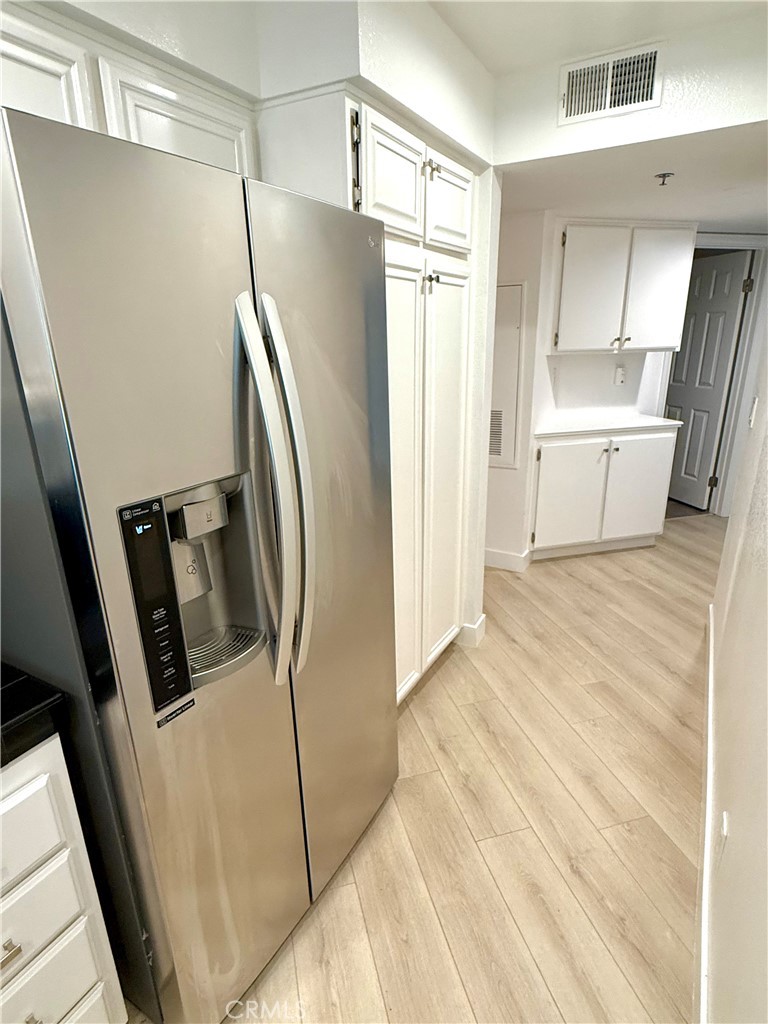 Oak Park (867) - Residential Lease