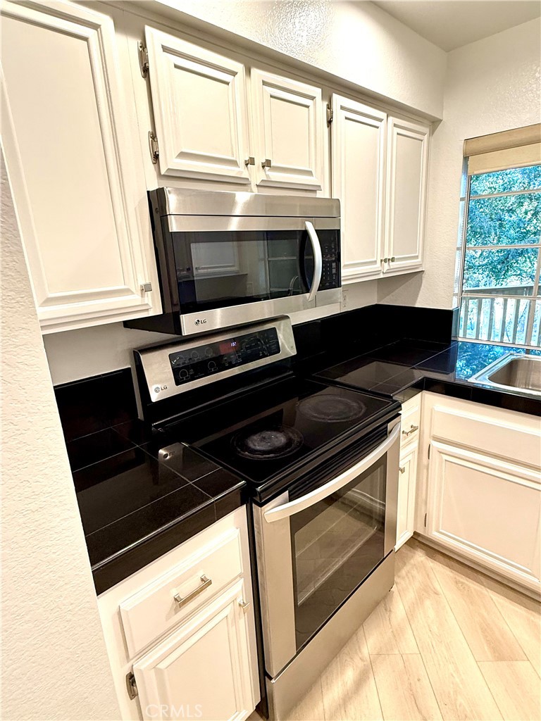 Oak Park (867) - Residential Lease