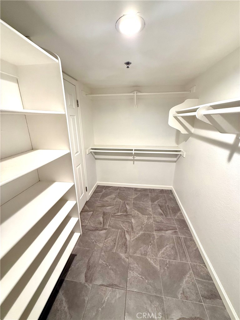 Oak Park (867) - Residential Lease