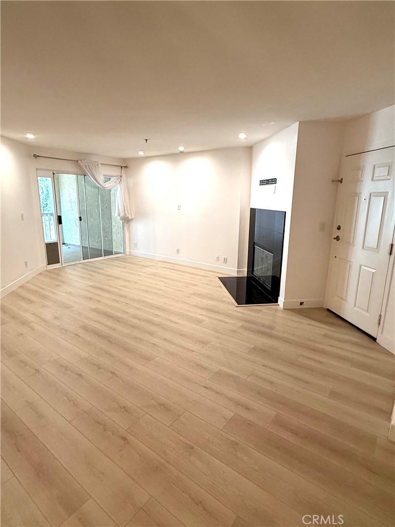 Oak Park (867) - Residential Lease