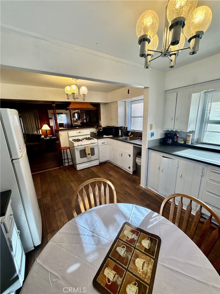 345 W Sherwood