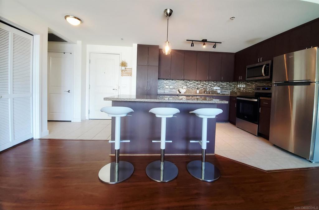 1080 Park Blvd #817 817