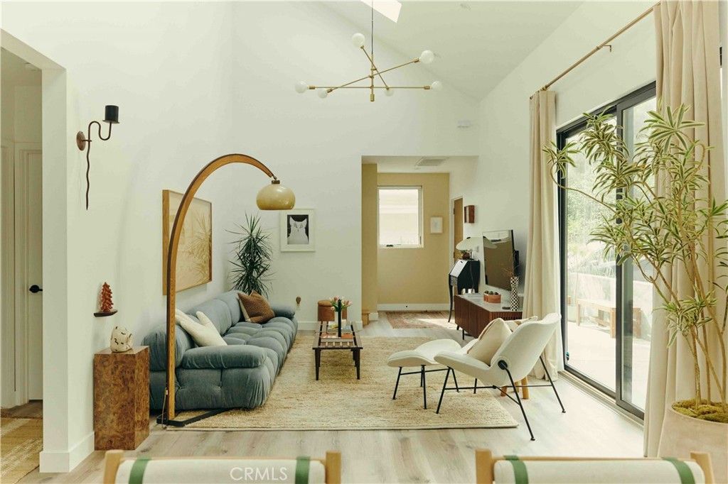 Photo of 6010 Oak Hill Place Ave, Montecito Heights, CA 90042 (MLS # AR25244341)