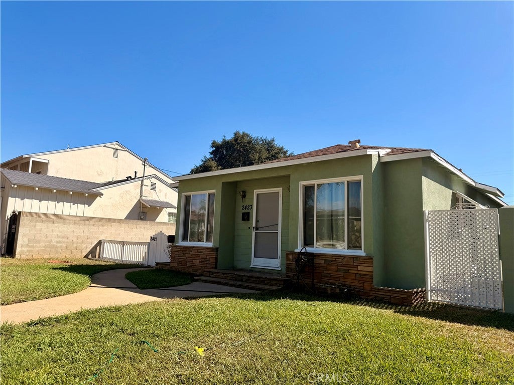 2421 W Via Corona