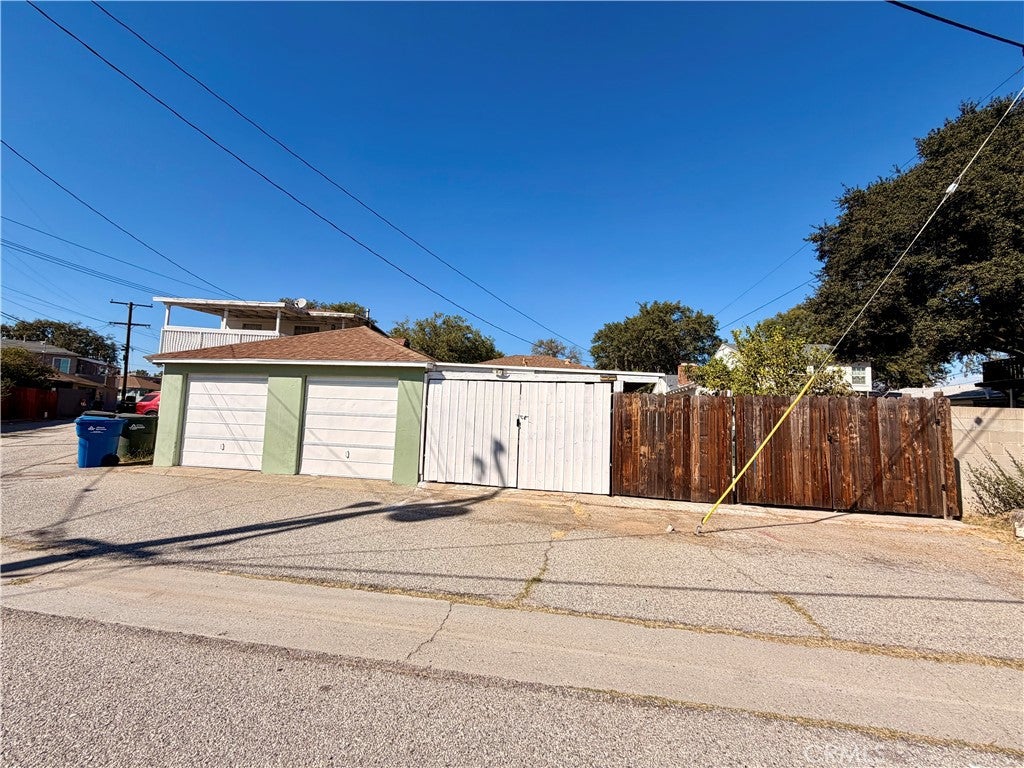 2421 W Via Corona
