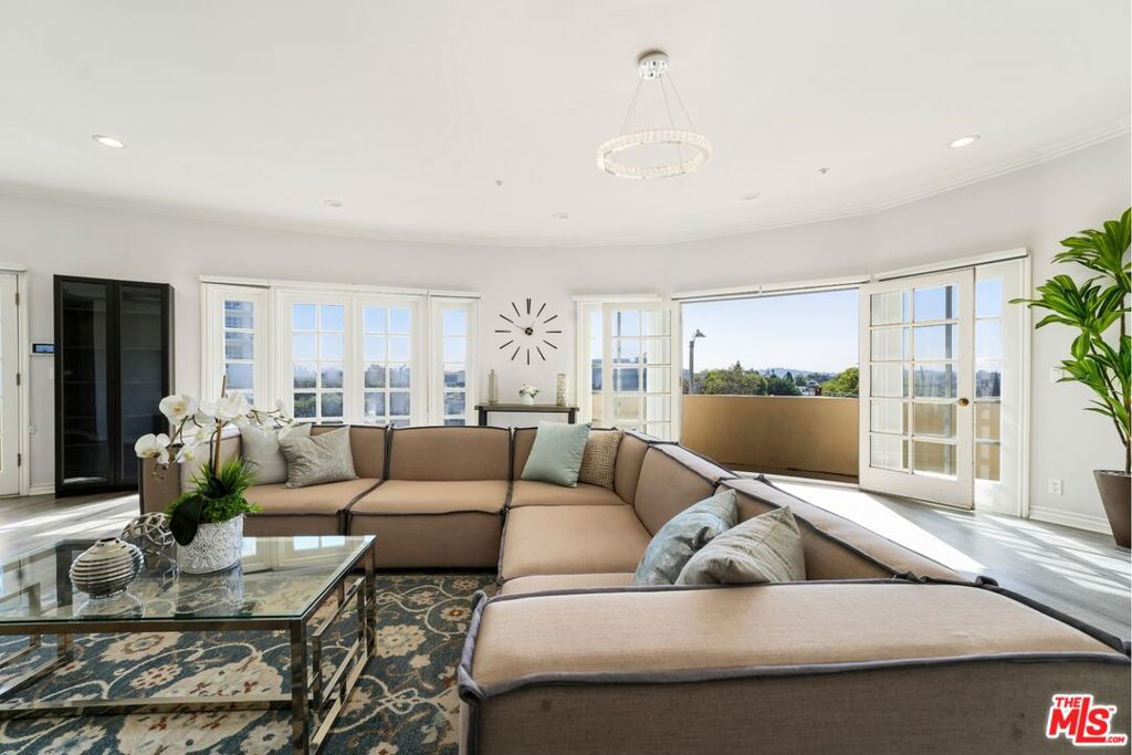 1278 S Camden Drive 202