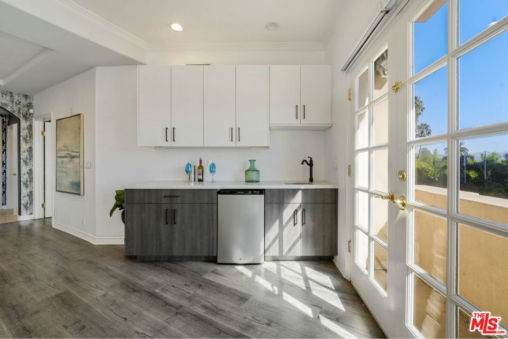 1278 S Camden Drive 202