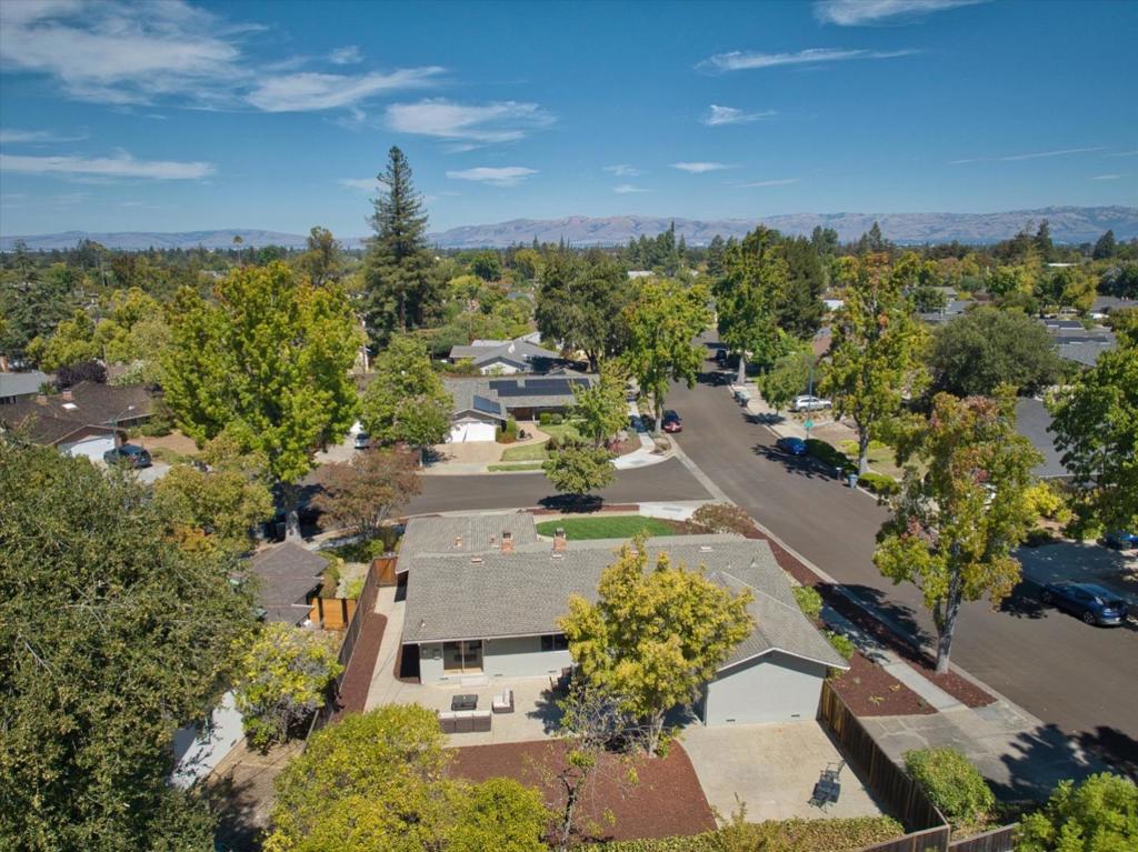 1653 Kitchener Drive