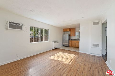 Photo of 1857 W 24th Street #1, Los Angeles, CA 90018 (MLS # 26679551)