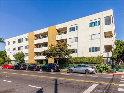 Photo of 1187 E 3rd St, Long Beach, CA 90802 (MLS # PW25253229)