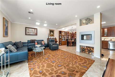 Photo of 10500 Jordan Ave, Chatsworth, CA 91311 (MLS # SR26051825)