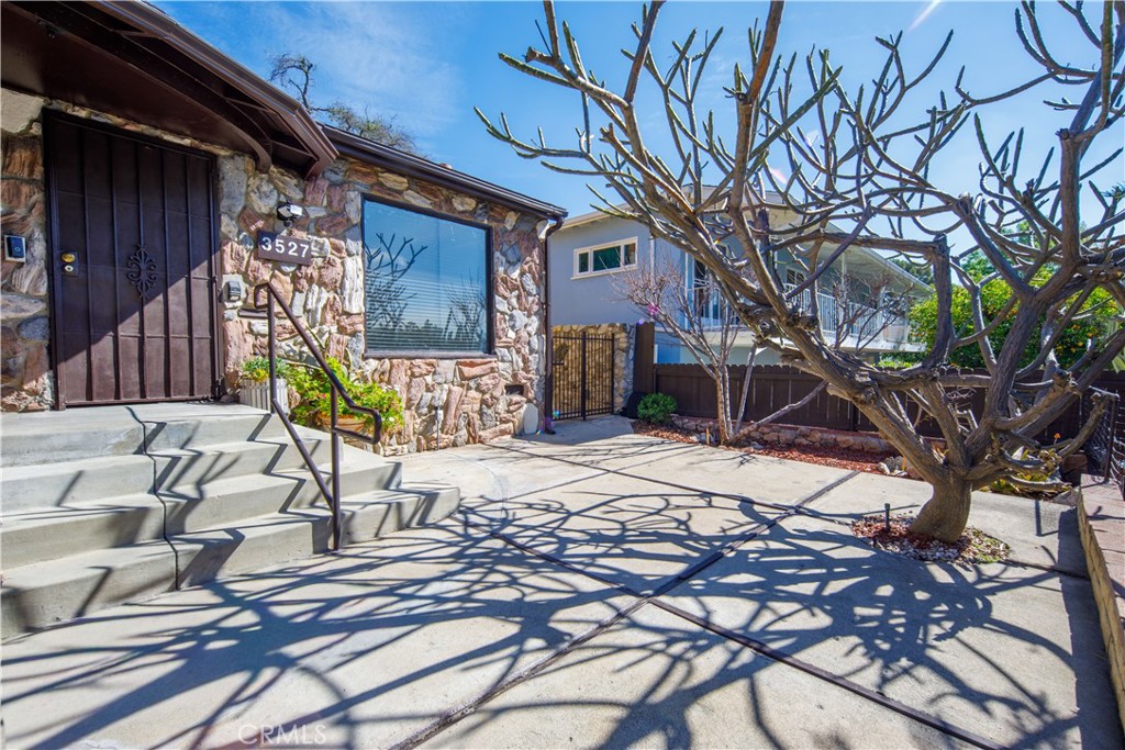 3527 Fairchild