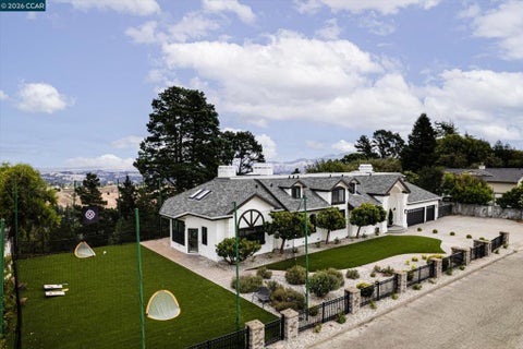Photo of 83 Donald Dr DR, Orinda, CA 94563 (MLS # 41147176)