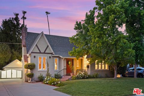 Photo of 1117 Viscano Drive, Glendale, CA 91207 (MLS # 26815935)