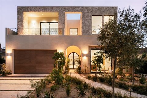 Photo of 14032 Hartsook St, Sherman Oaks, CA 91423 (MLS # GD26057171)