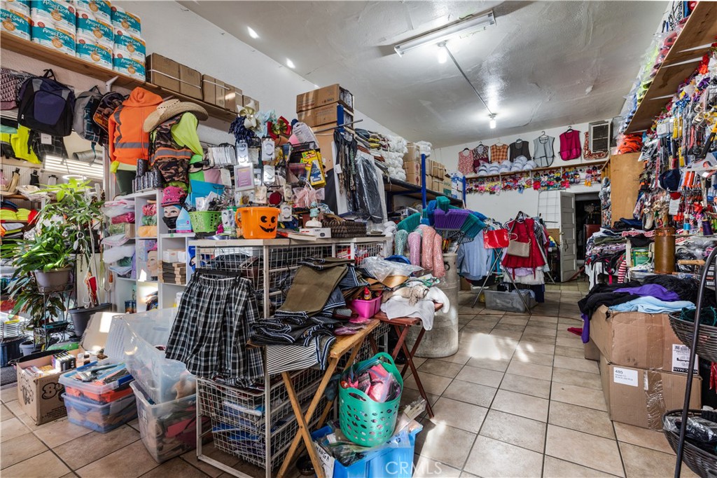 162 N Maple Ave