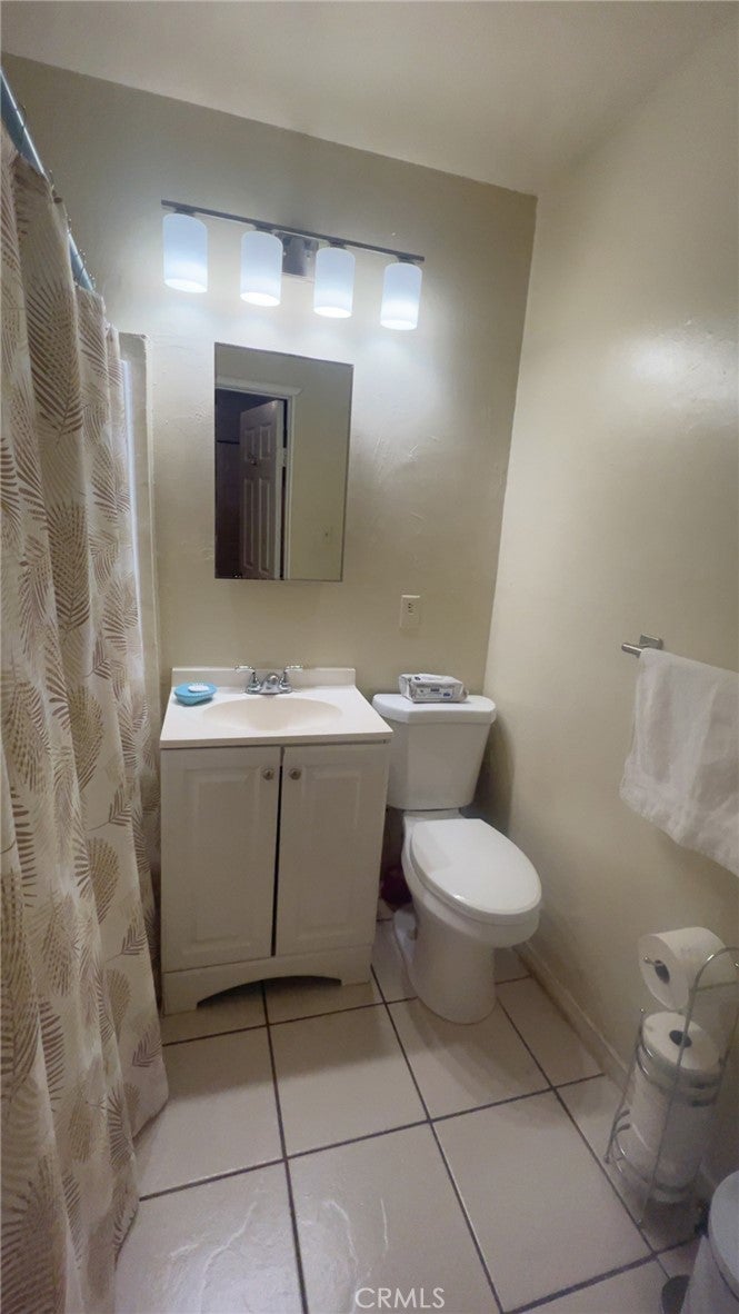 1715 E 70th