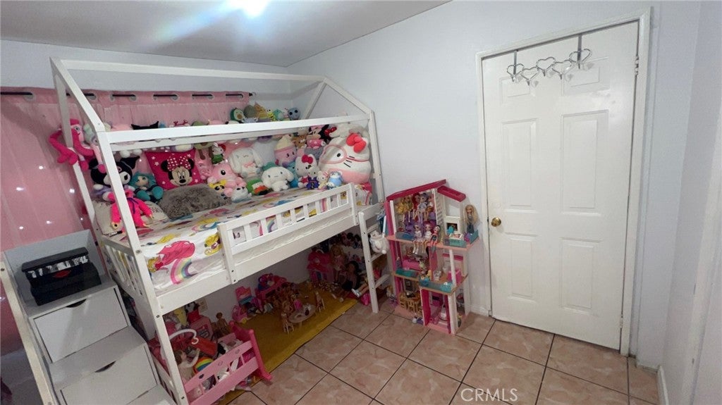 1715 E 70th