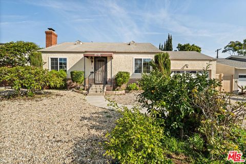 Photo of 8718 Yorktown Avenue, Los Angeles, CA 90045 (MLS # 25623581)