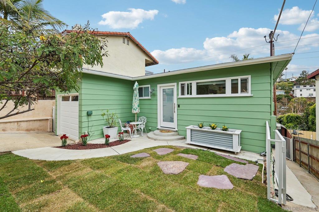 3542 Wawona Dr