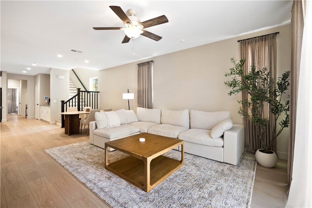 3363 E Pine Ridge