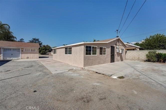 4325 Bannister