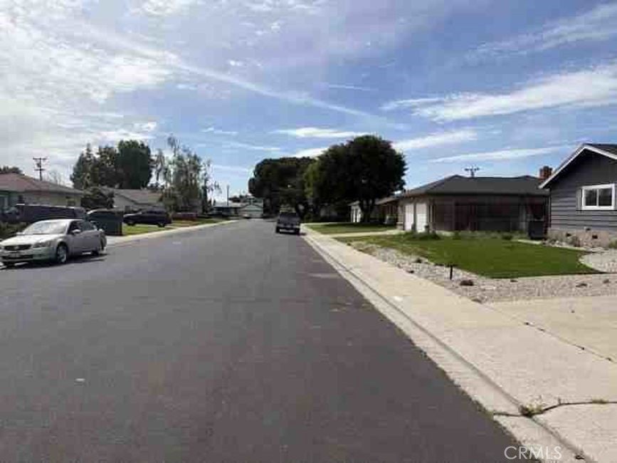1275 Armstrong