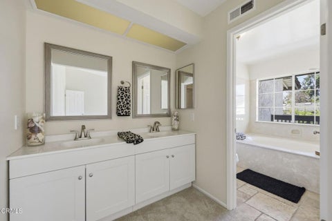Tiny photo for 2608 Calle Elegante #44, Thousand Oaks, CA 91360 (MLS # V1-39347)