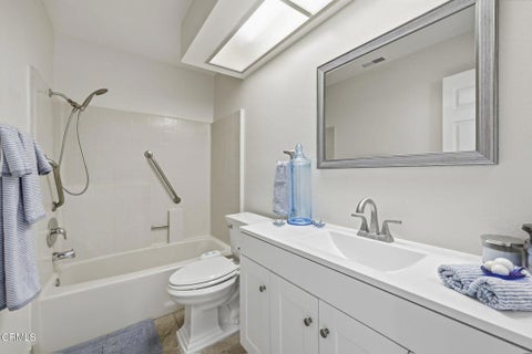 Tiny photo for 2608 Calle Elegante #44, Thousand Oaks, CA 91360 (MLS # V1-39347)