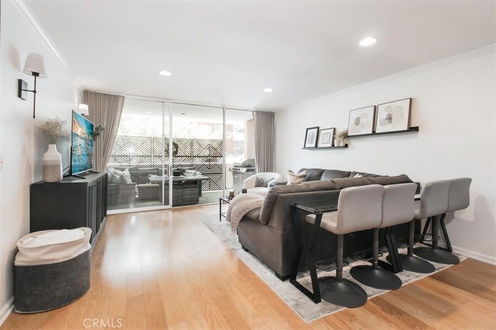 Photo of 10633 Kinnard #1, Los Angeles, CA 90024 (MLS # SR26011262)