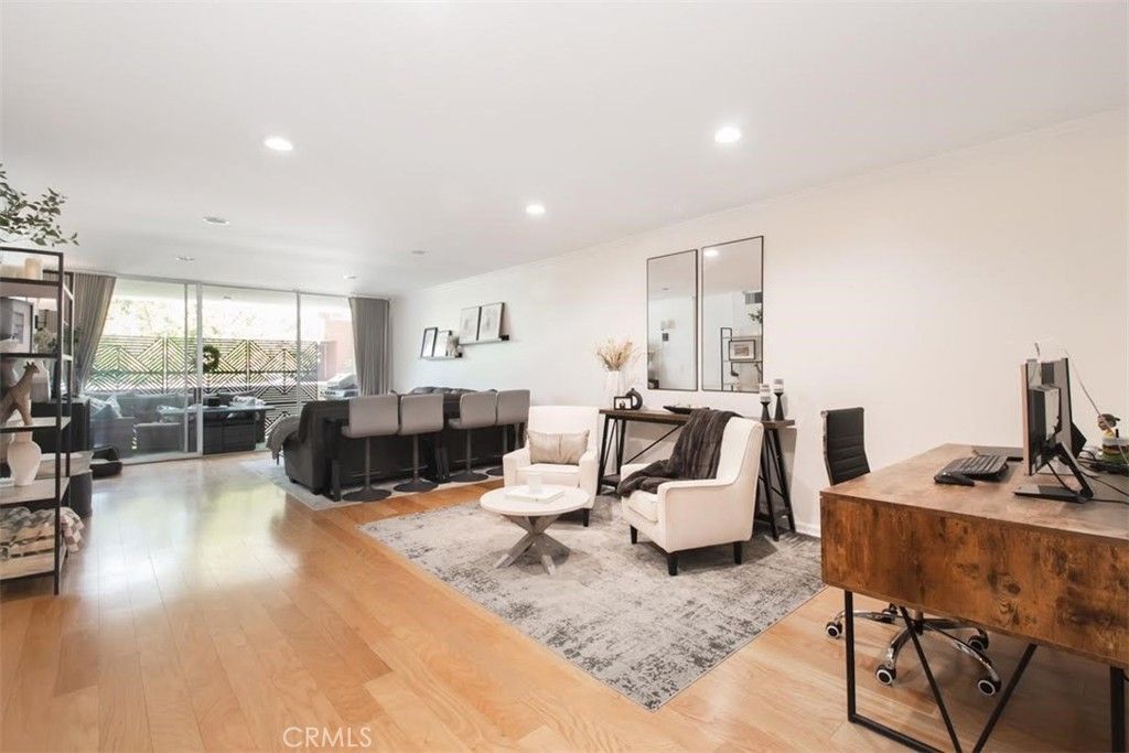 Photo of 10633 Kinnard #1, Los Angeles, CA 90024 (MLS # SR26011262)