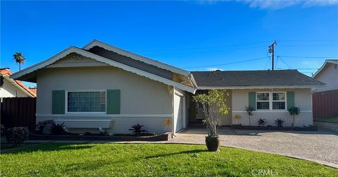 Photo of 1820 Avenida Estudiante, Rancho Palos Verdes, CA 90275 (MLS # SB26055535)