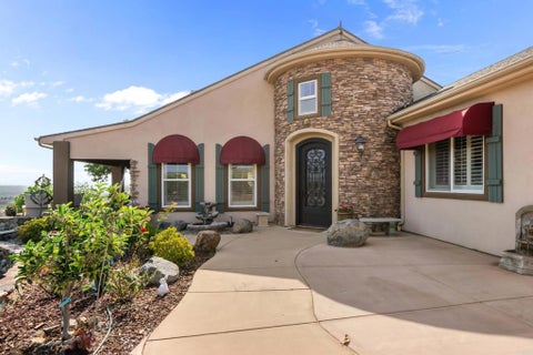 Photo of 30419 Canyon Estates RD, Vista, CA 92084 (MLS # NDP2604576)