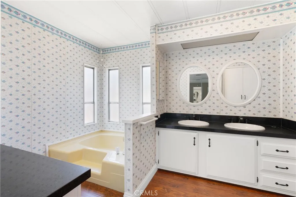 Harbor City, California 90710, United States, 2 Bedrooms Bedrooms, ,2 BathroomsBathrooms,Residential,Active,121379