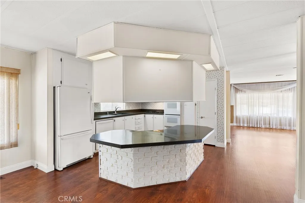 Harbor City, California 90710, United States, 2 Bedrooms Bedrooms, ,2 BathroomsBathrooms,Residential,Active,121379