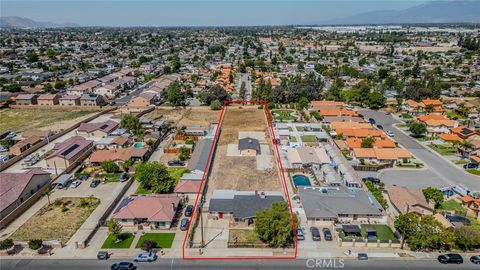 Photo of 732 S Acacia Ave, Rialto, CA 92376 (MLS # CV26087512)