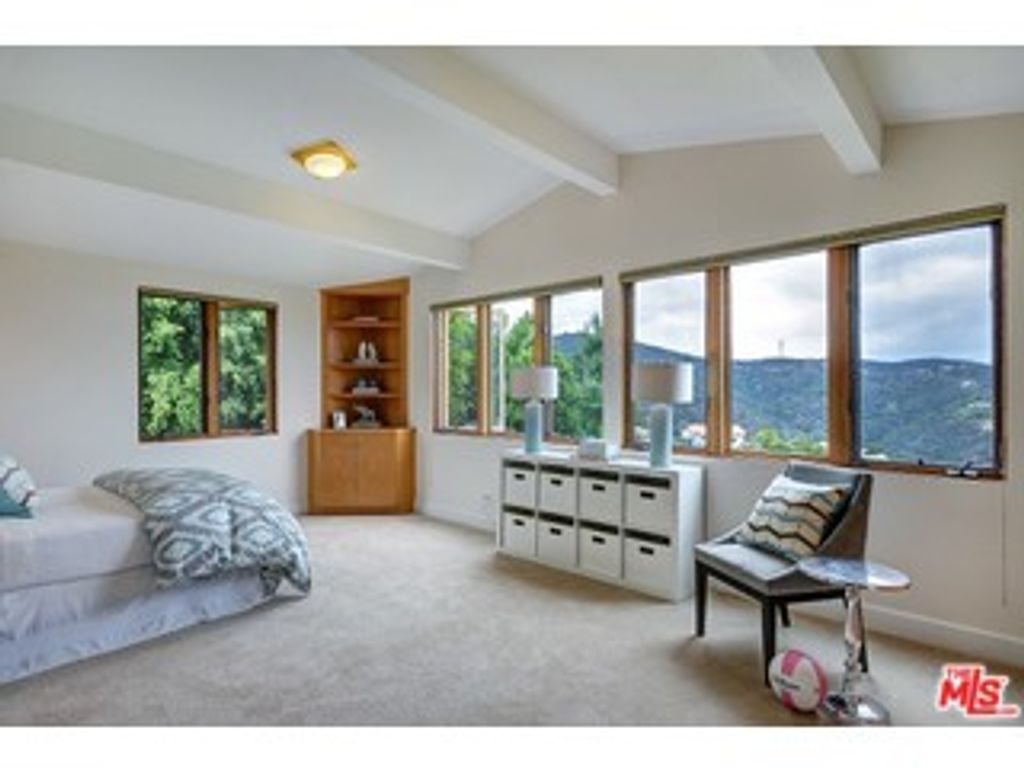 listing image 130722705166749719179