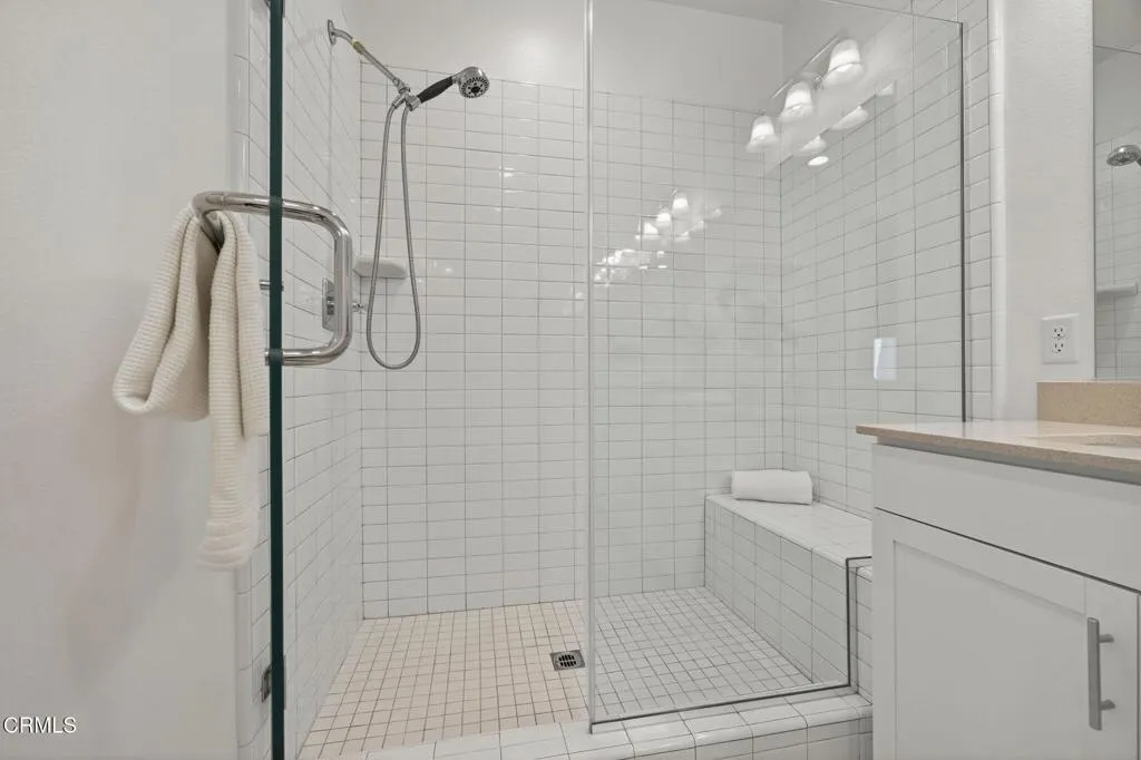 Simi Valley, California 93065, United States, 3 Bedrooms Bedrooms, ,3 BathroomsBathrooms,Residential,Pending,185569