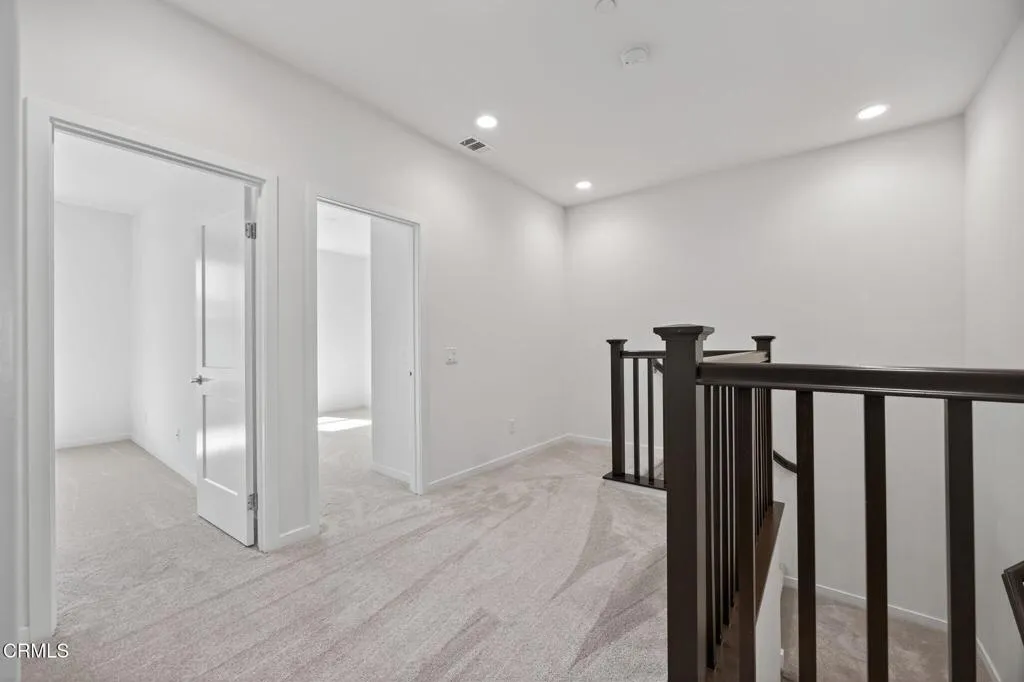 Simi Valley, California 93065, United States, 3 Bedrooms Bedrooms, ,3 BathroomsBathrooms,Residential,Pending,185569