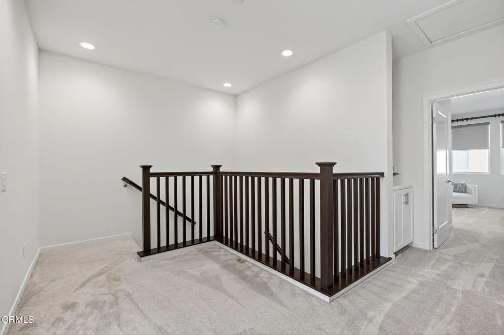 Simi Valley, California 93065, United States, 3 Bedrooms Bedrooms, ,3 BathroomsBathrooms,Residential,Pending,185569