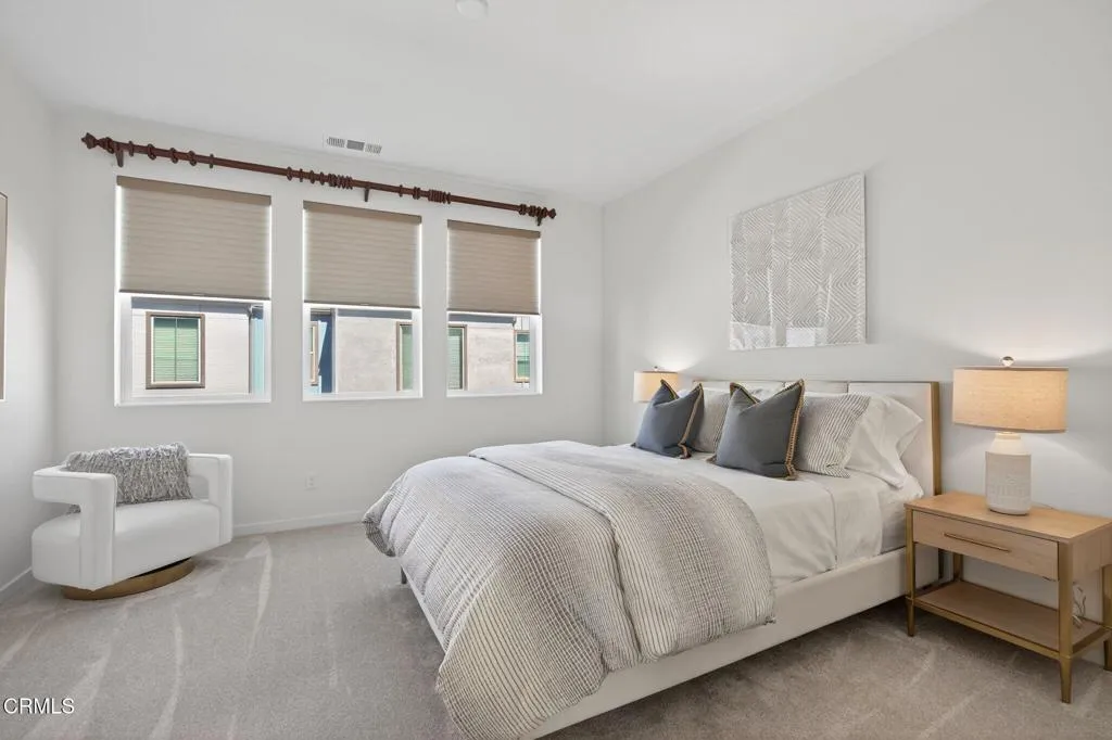 Simi Valley, California 93065, United States, 3 Bedrooms Bedrooms, ,3 BathroomsBathrooms,Residential,Pending,185569