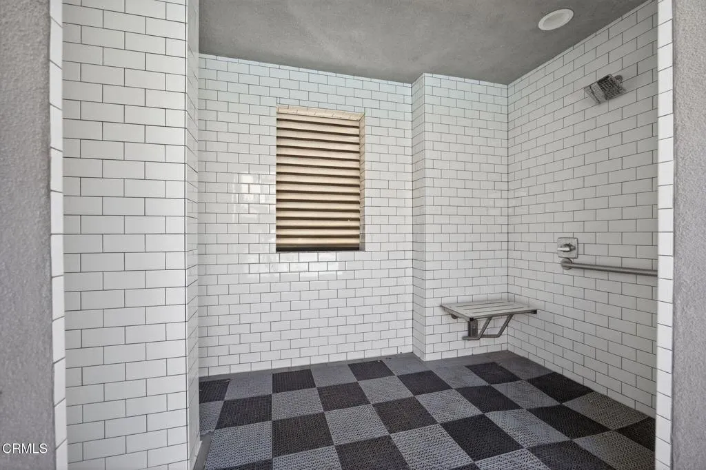 Simi Valley, California 93065, United States, 3 Bedrooms Bedrooms, ,3 BathroomsBathrooms,Residential,Pending,185569