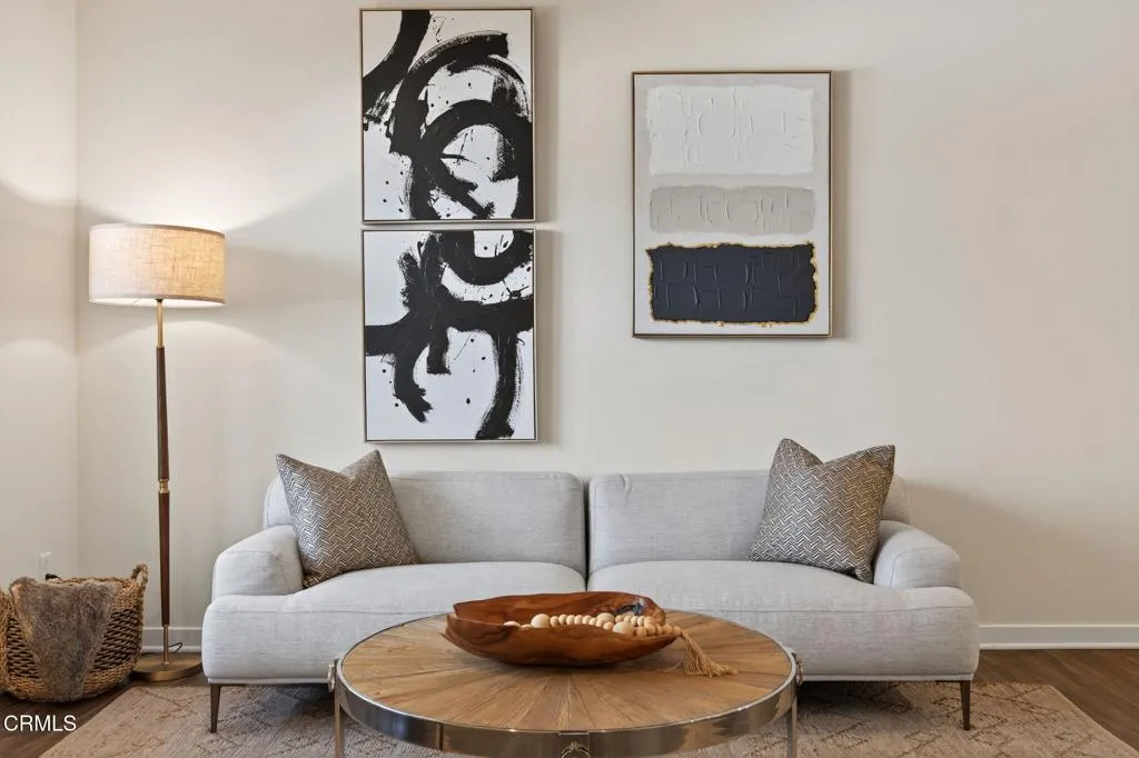 Simi Valley, California 93065, United States, 3 Bedrooms Bedrooms, ,3 BathroomsBathrooms,Residential,Pending,185569