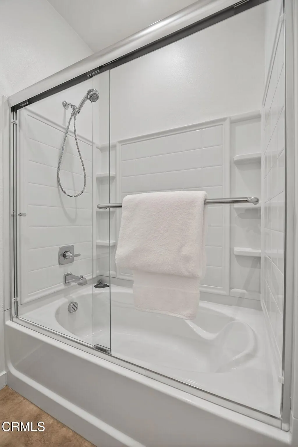 Simi Valley, California 93065, United States, 3 Bedrooms Bedrooms, ,3 BathroomsBathrooms,Residential,Pending,185569