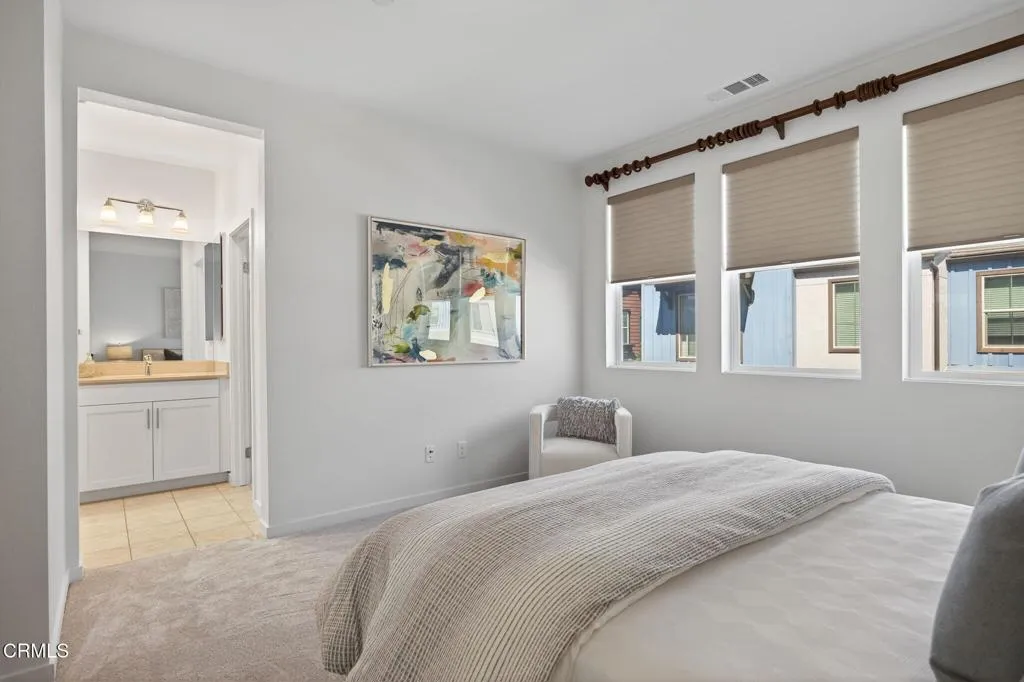 Simi Valley, California 93065, United States, 3 Bedrooms Bedrooms, ,3 BathroomsBathrooms,Residential,Pending,185569